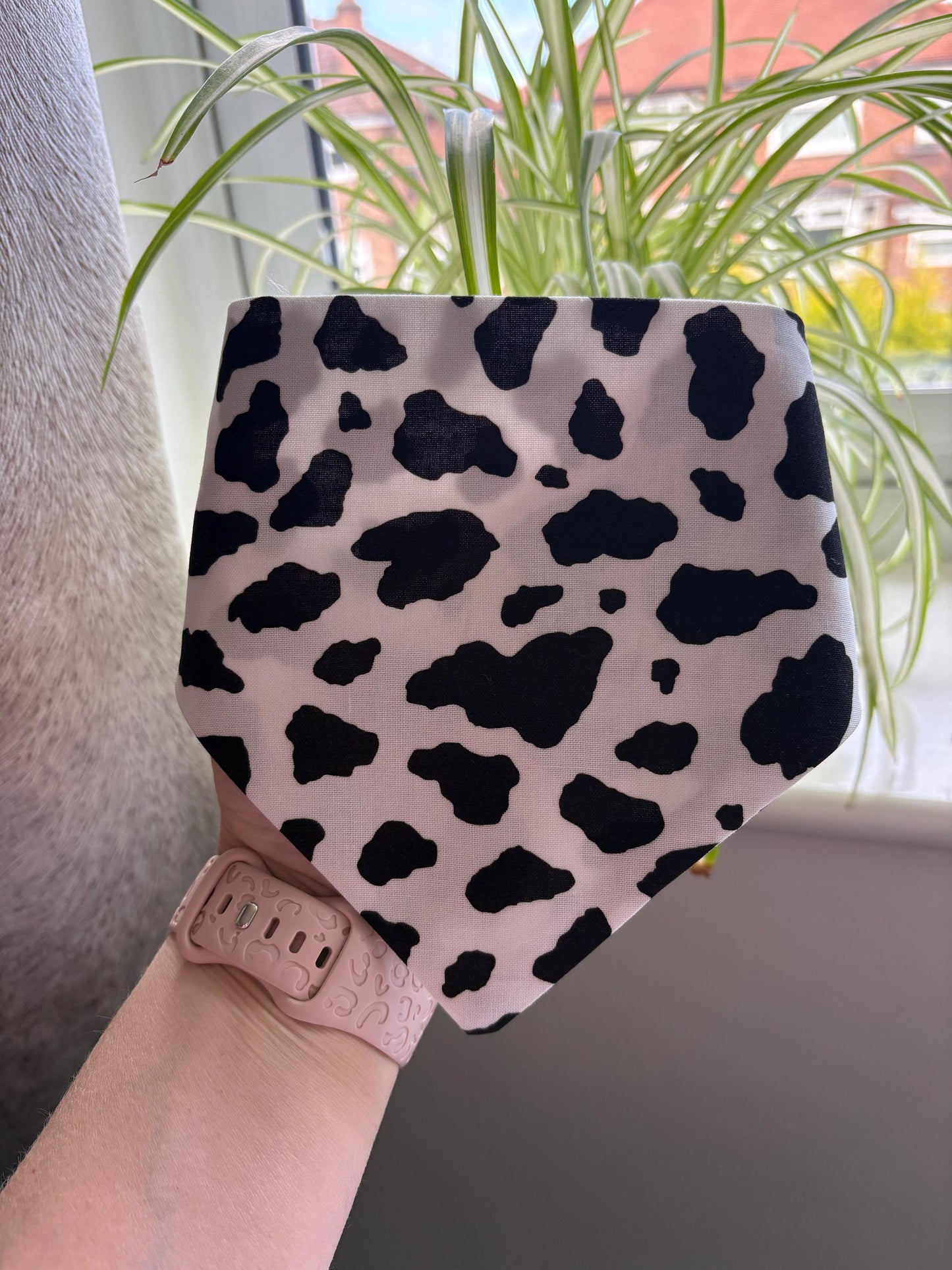 Elastic Scrunchie Dog Bandana – Cow Print – Easy Slip-On Overhead Neckwear