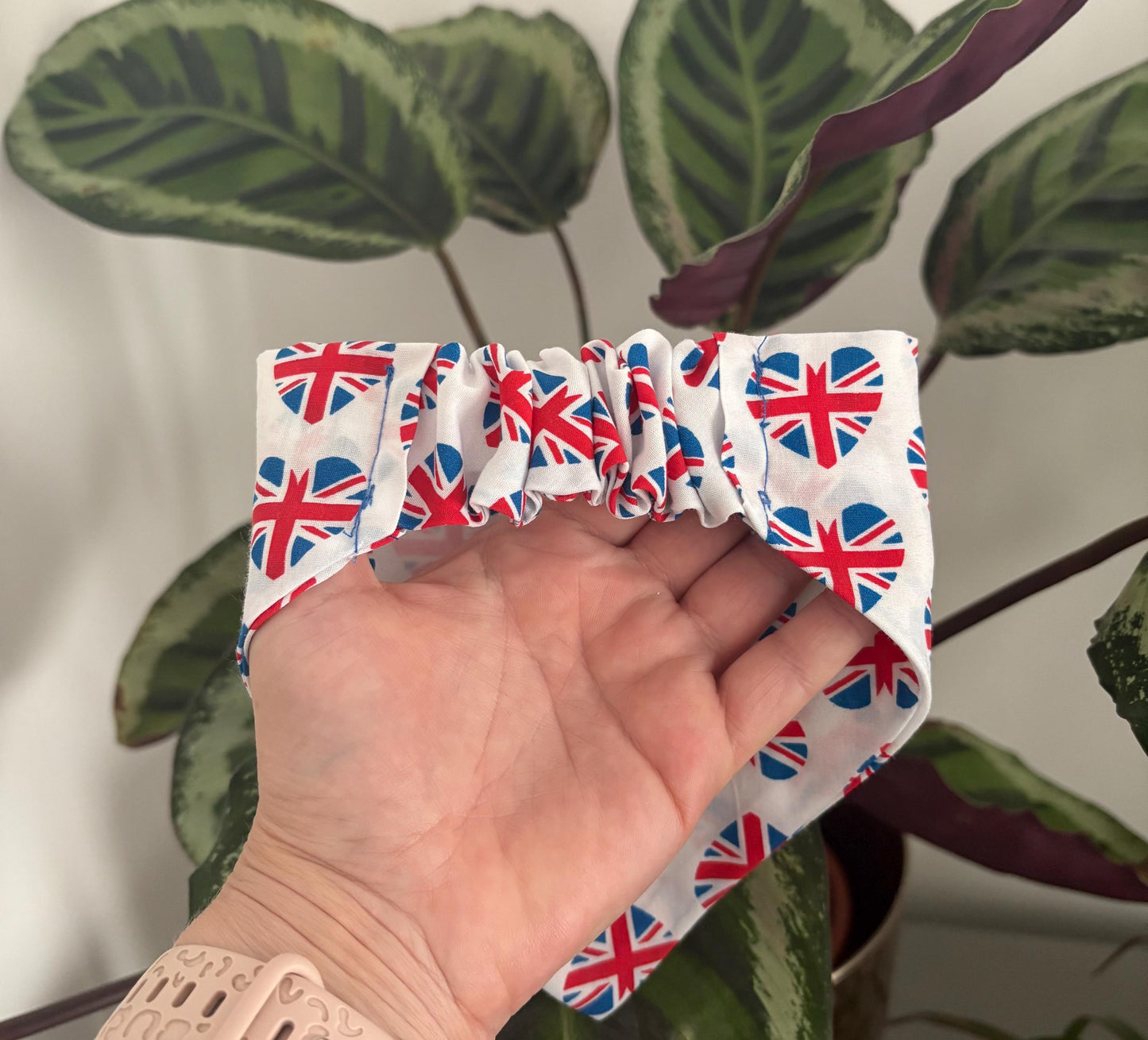 Elastic Scrunchie Dog Bandana – Union Jack Heart Print – Easy Slip-On Overhead Neckwear