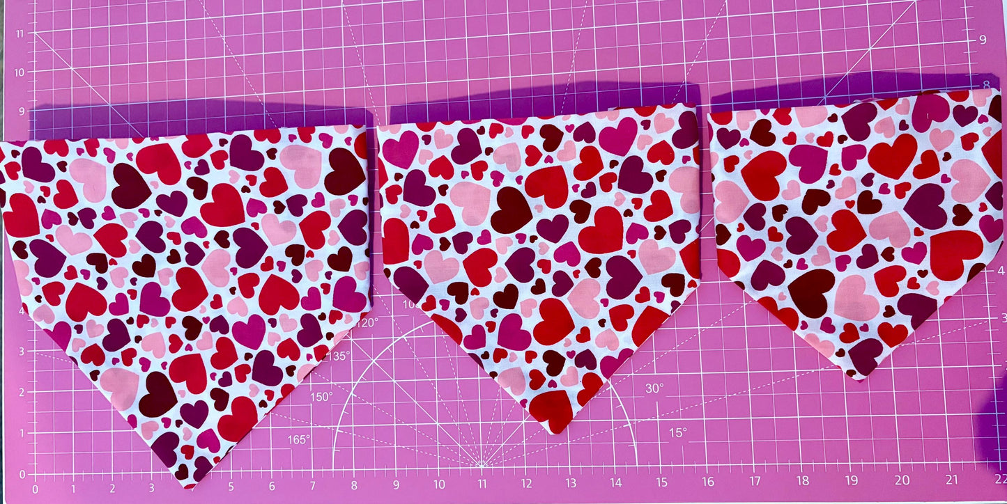 Elastic Scrunchie Dog Bandana – Sweet Hearts Print – Easy Slip-On Overhead Neckwear