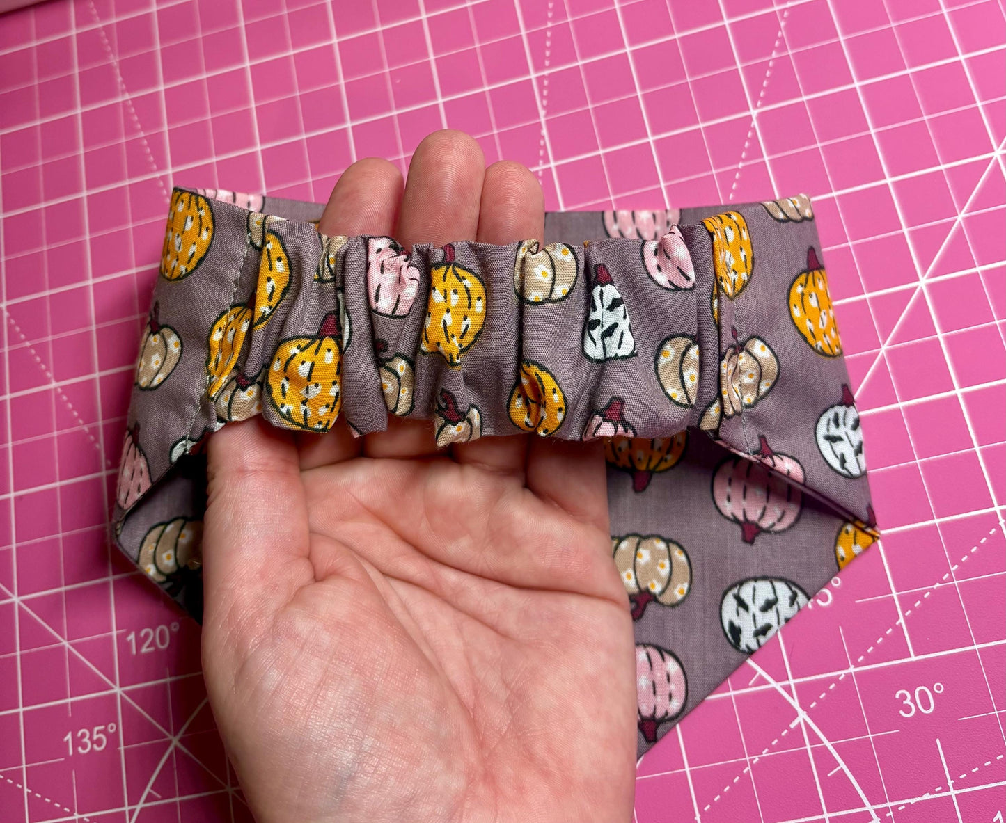 Elastic Scrunchie Dog Bandana – Pretty Pumpkins Halloween print – Easy Slip-On Overhead Neckwear