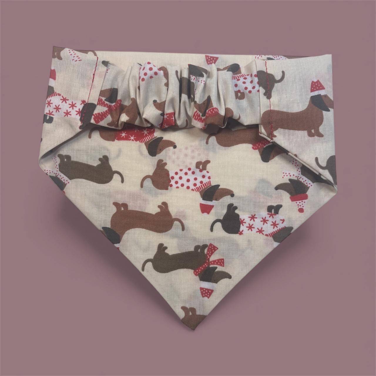 Elastic Scrunchie Dog Bandana – Christmas Sausage Dog Daschund Print – Easy Slip-On Overhead Neckwear