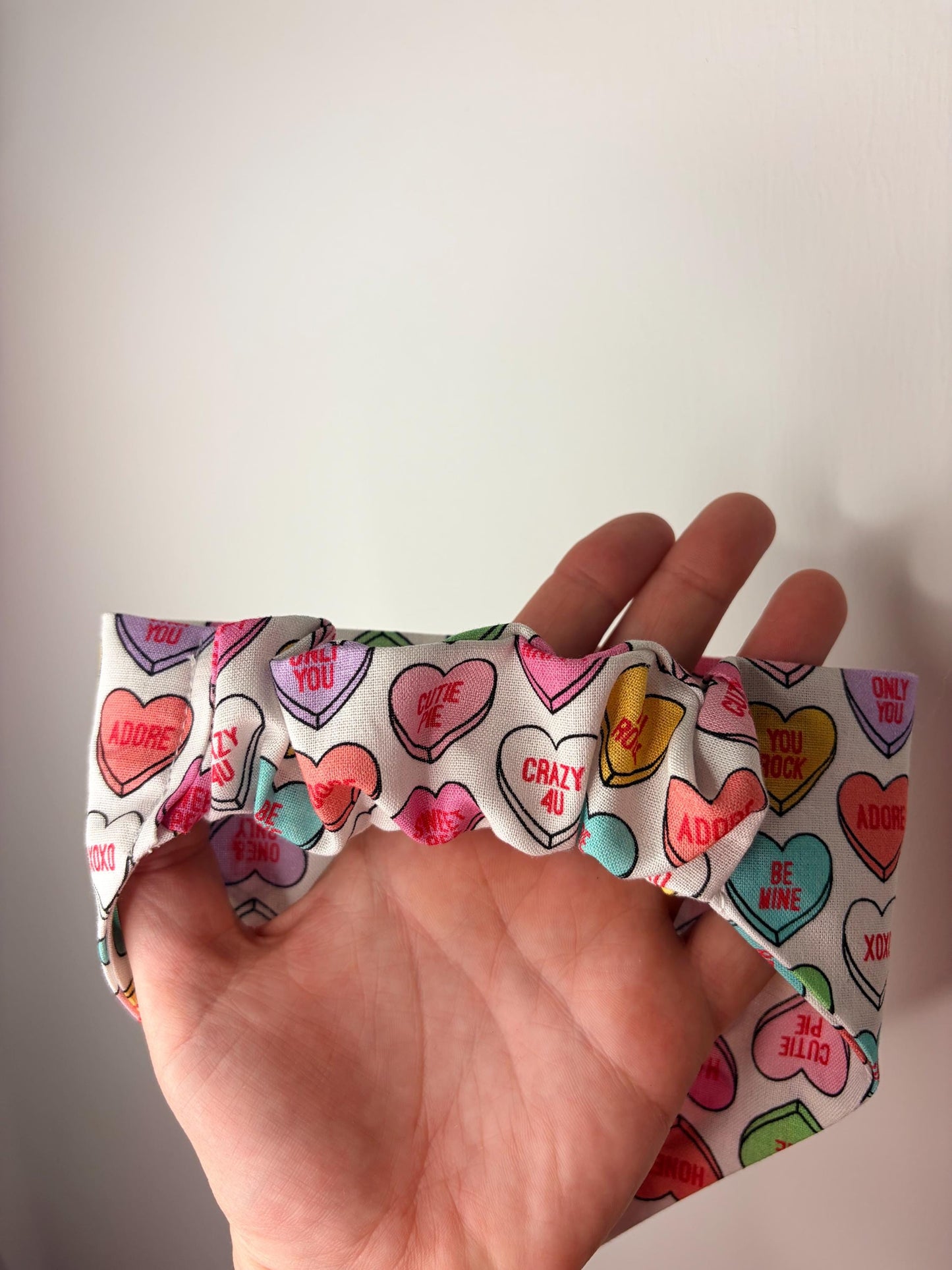 Elastic Scrunchie Dog Bandana – Valentines Candy Hearts Print – Easy Slip-On Overhead Neckwear